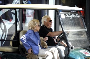 Lea Pericoli E Nicola Pietrangeli Gli Inseparabili A Zonzo Per Il Foro Italico In Golf Cart