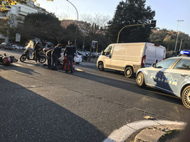 Incidente In Piazzale Clodio Furgone Si Schianta Contro Scooter Foto Di Paolo Rizzo Ag Toiati