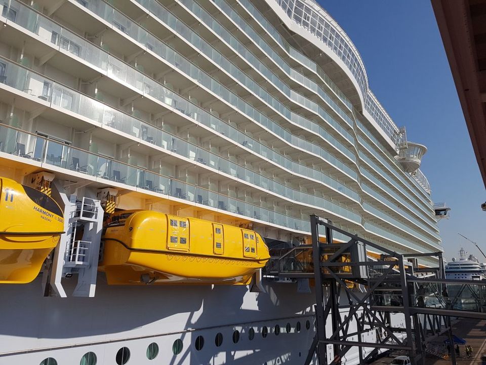 Harmony of the Seas, le scialuppe sulla nave da crociera più grande del ...