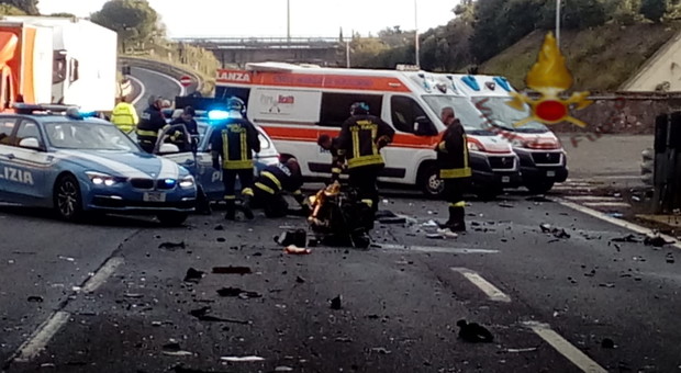 Roma Incidente Mortale Sul Gra 24enne Perde Controllo Dell Auto E Si Schianta In Galleria