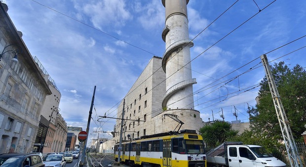 roma studente precipita da torre santa bibiana morto