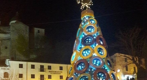 L Albero Di Natale Piu Brutto E In Friuli Ed E Fatto Con I Pallet